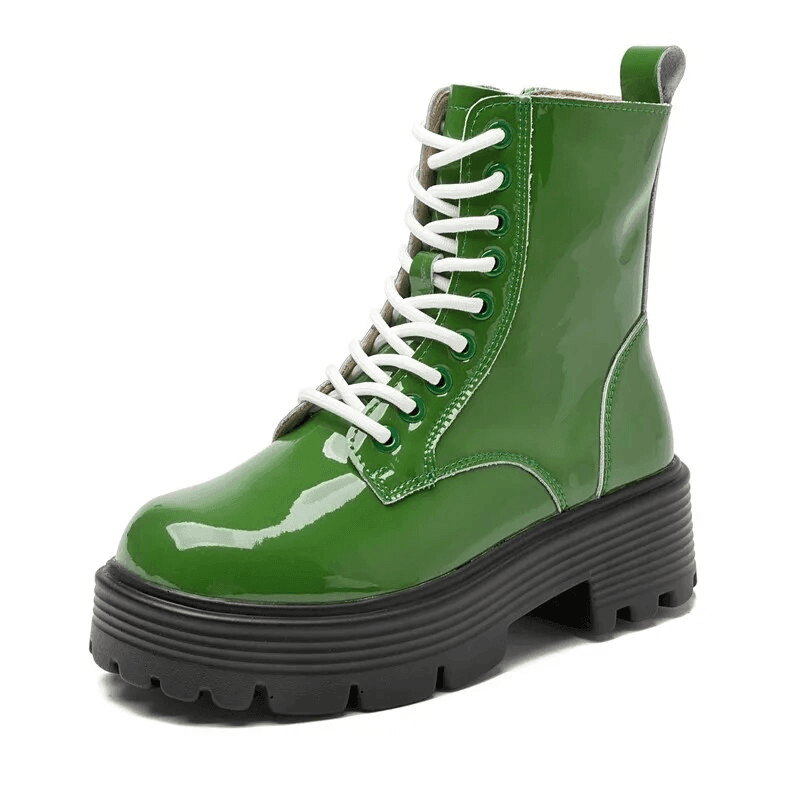 מגפון חורפי בסגנון ד'ר מרטינס' בגימור לקה מושקע להופעה של אישה ממגנטת - לה איסלה