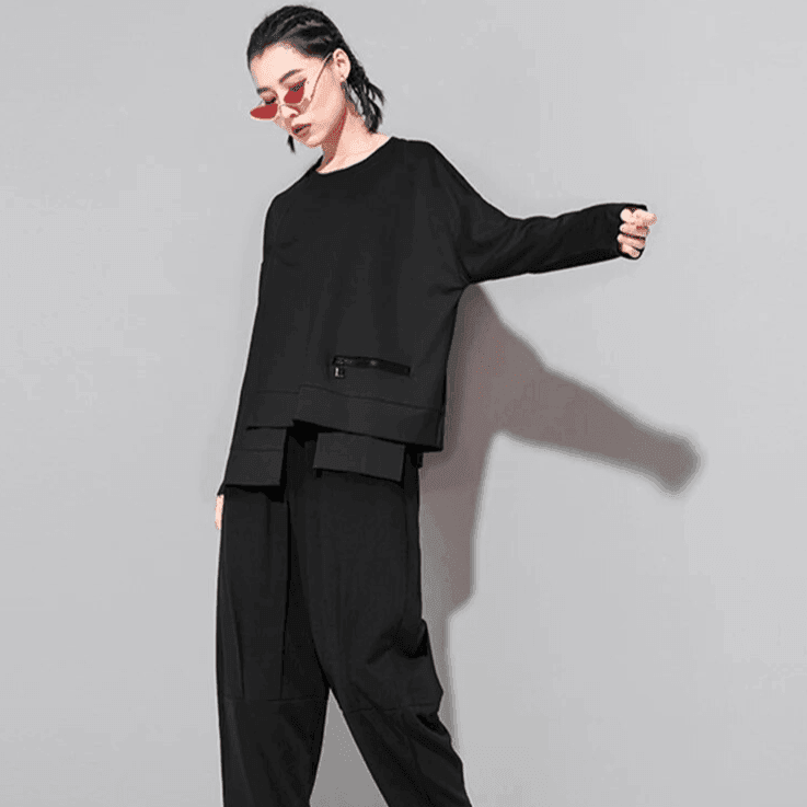 חולצת מעצב אופנתית בגיזרת אוברסייז אסמיטרית ללוק נשי מדליק ולהופעה מיוחדת - לה איסלה