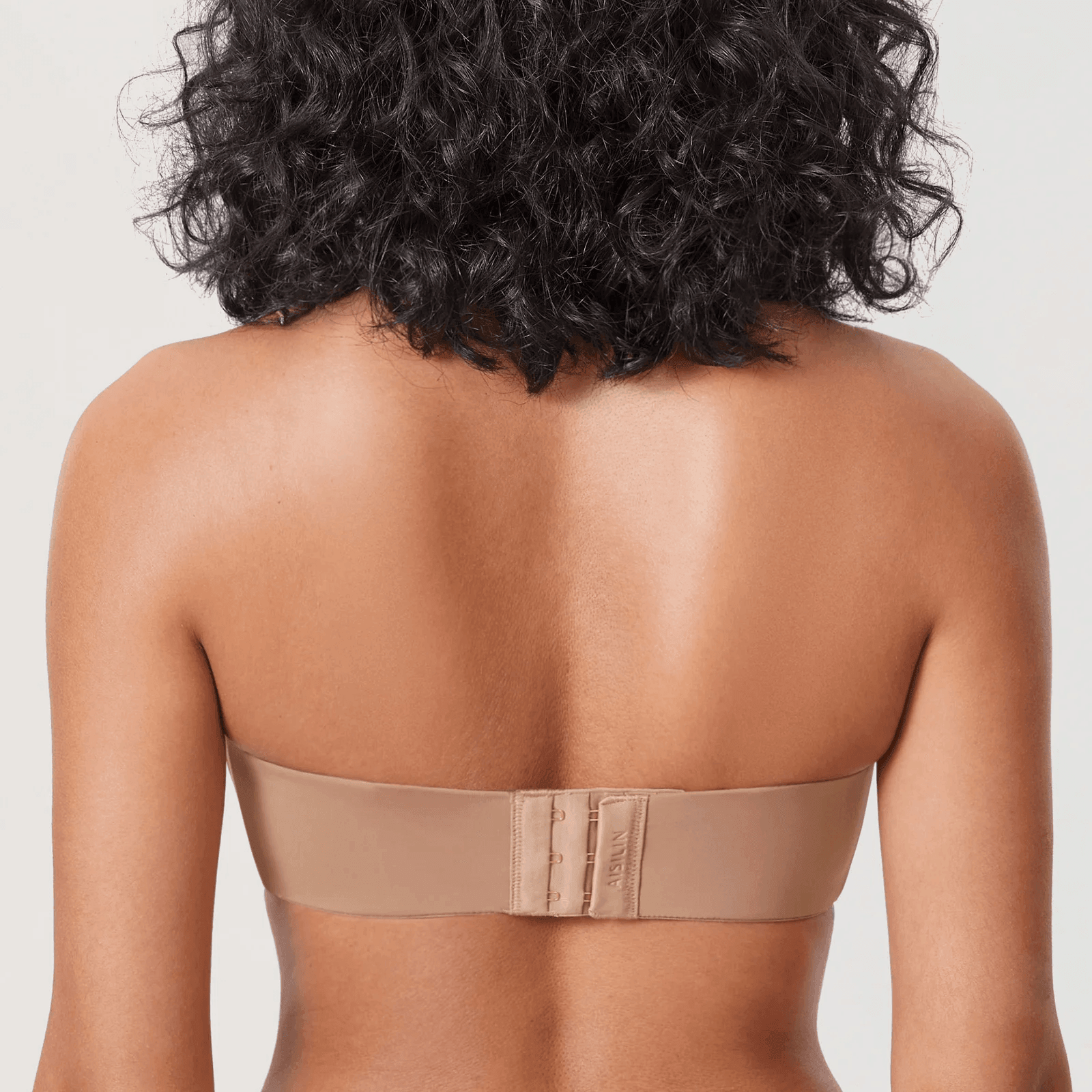 סטרפלס עם עצם בריפוד עדין ללוק מחמיא לחזה בכל המידות ולהופעה קלילה לקיץ