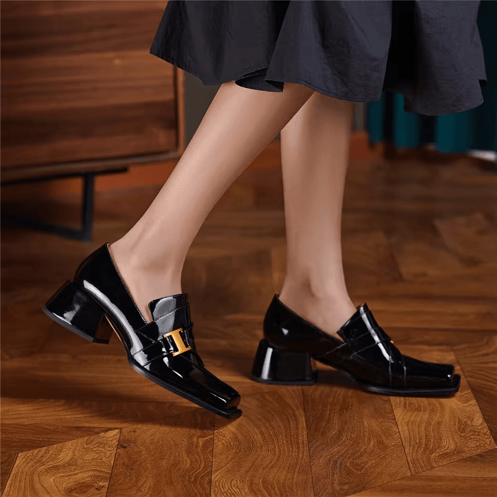 מוקסין לקה איטלקי בגימור נשי מרשים ללוק של אישה אלגנטית חכמה