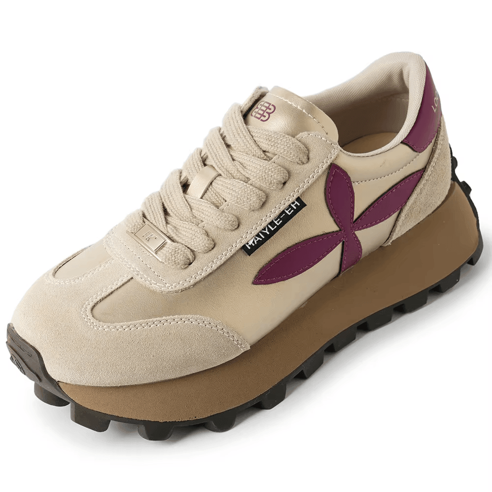 סניקרס עור מהפנטות מספרד בגימור נשי מהמם להופעה ספורטיבית מרתקת