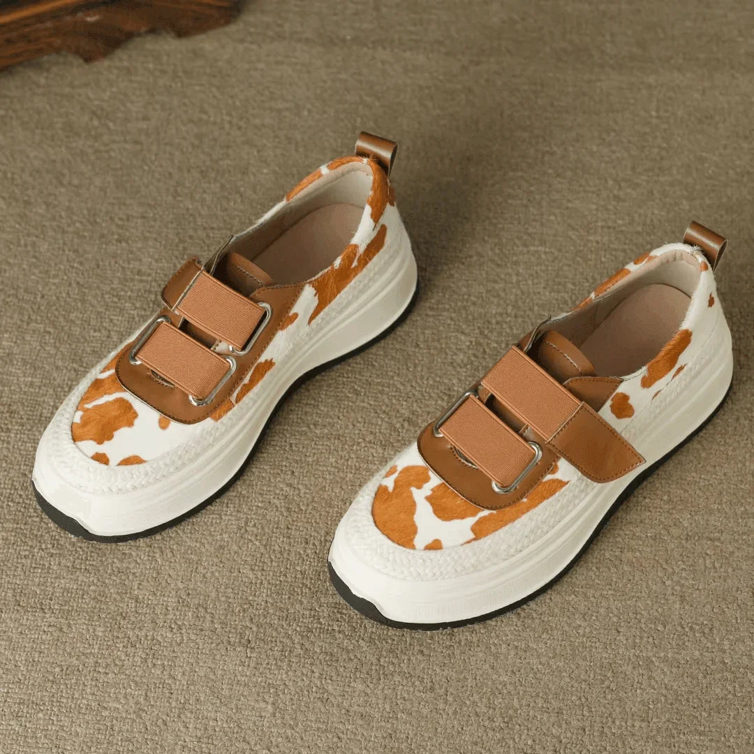 פלטפורמת סנניקרס עם סקוץ סגירה מברצלונה ללוק נשי חתיכי ולהופעה מובילה