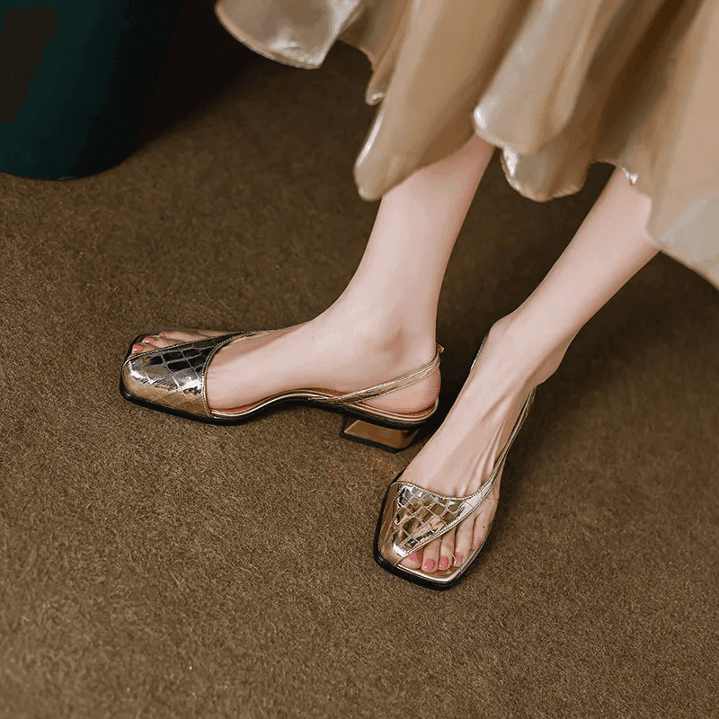 סנדל עור צרפתי של מעצב על בגימור חצי סגור להופעה נשית אלגנטית מתחכמת - לה איסלה