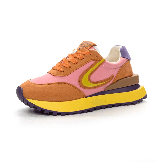 סניקרס פלטפורה מאיטליה בגימור זמש ללוק היפסטרי מהפנט ולהופעה מרתקת שלך