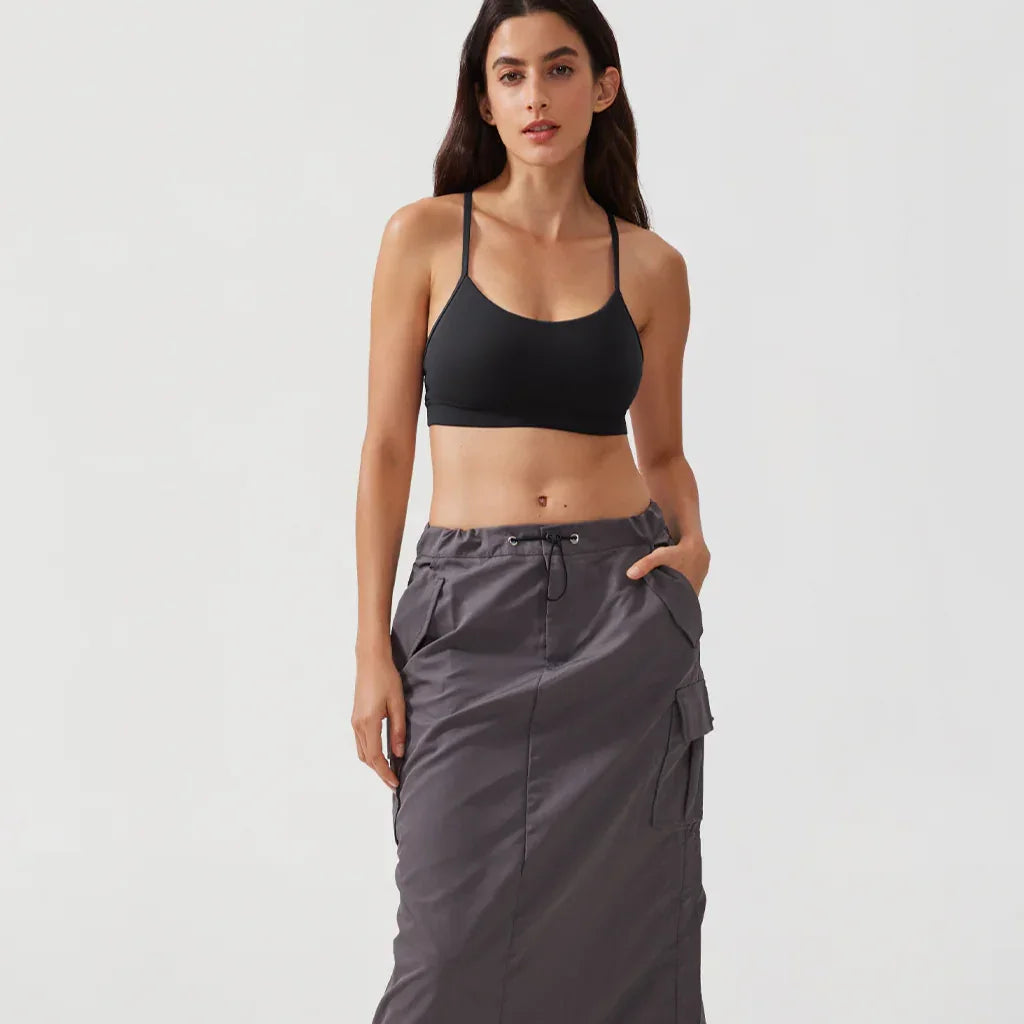 טופ כותנה ספורטיבי בגימור בלתי נראה בגב ללוק נשי עוצמתי ולהופעה קלילה