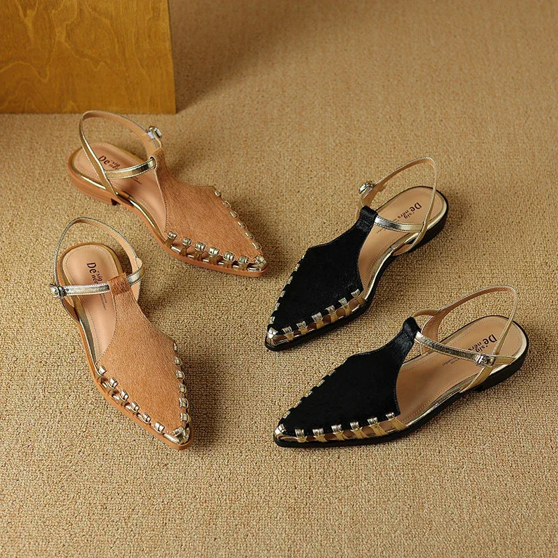 סנדלי עור יוקרתיים מאיטליה בגימור פרוותי שיקי ללוק היסטרי שלך לעונה