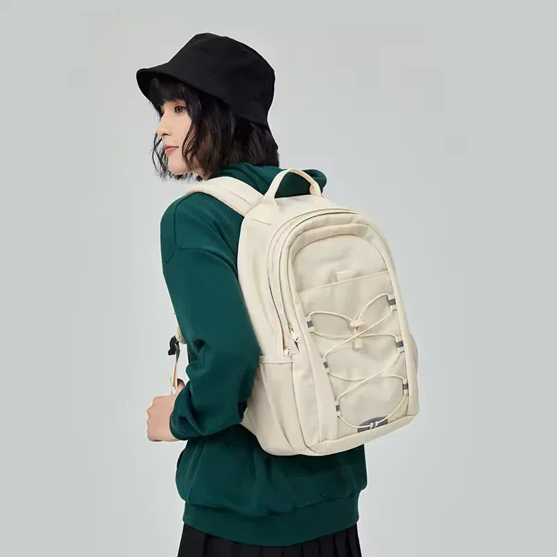 תיק גב מושלם ללפ טופ בגימור פרקטי ובחלוקה נבונה של תאים ללוק נשי לא מתאמץ