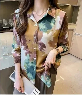 מכופתרת 'טאי דאי' מדליקה בגימור אופנתי טרנדי להופעה של אישה כובשת