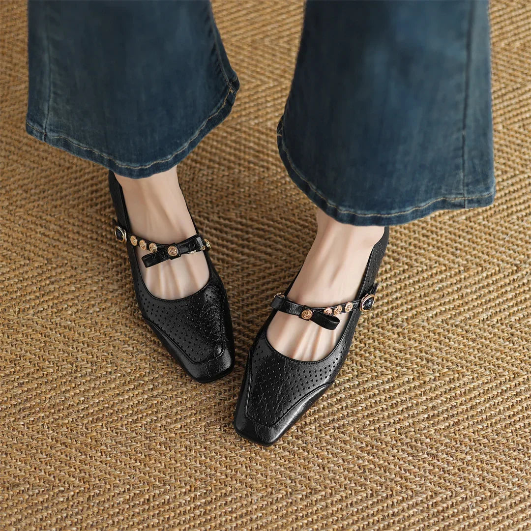 מוקסין עור מספרד באימום נשי נוח ללק של אישה צבעונית נבונה