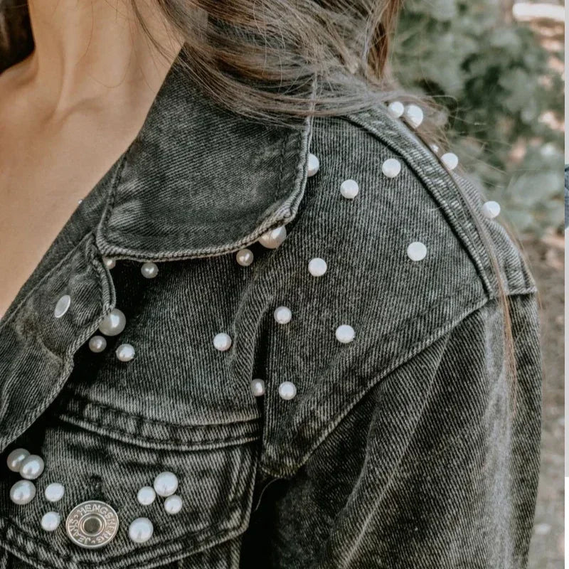 ג'קט ג'ינס מדליק בריקמת כיתוב בהזמנה אישית ללוק פרטי אקסלוסיבי