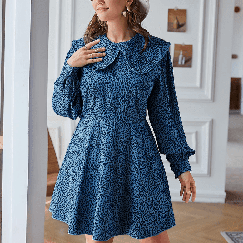 שמלה בסגנון ג'ינס מנומר בגימור צווארון טרנדי בסטייל שנות ה-90 ללוק מהמם - לה איסלה