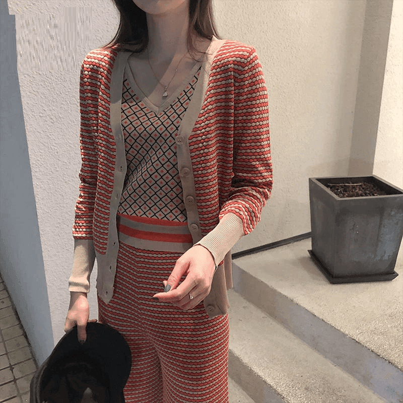 סט שלושה חלקים בסיגנון שנות ה-90 להופעה נשית מושכת ומדוייקת וללוק שלא ישכחו לך - לה איסלה