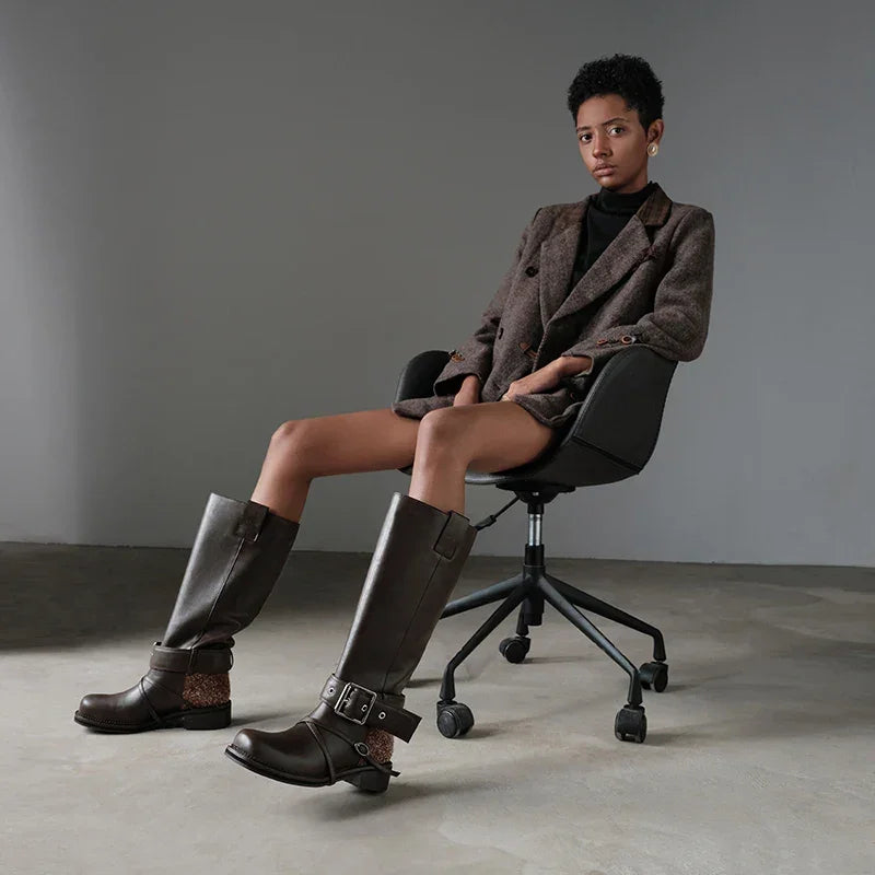 מגף עור מ-ד-ה-י-ם מספרד ללוק שתחרשי עליוי כל החורף וללוק מנצח