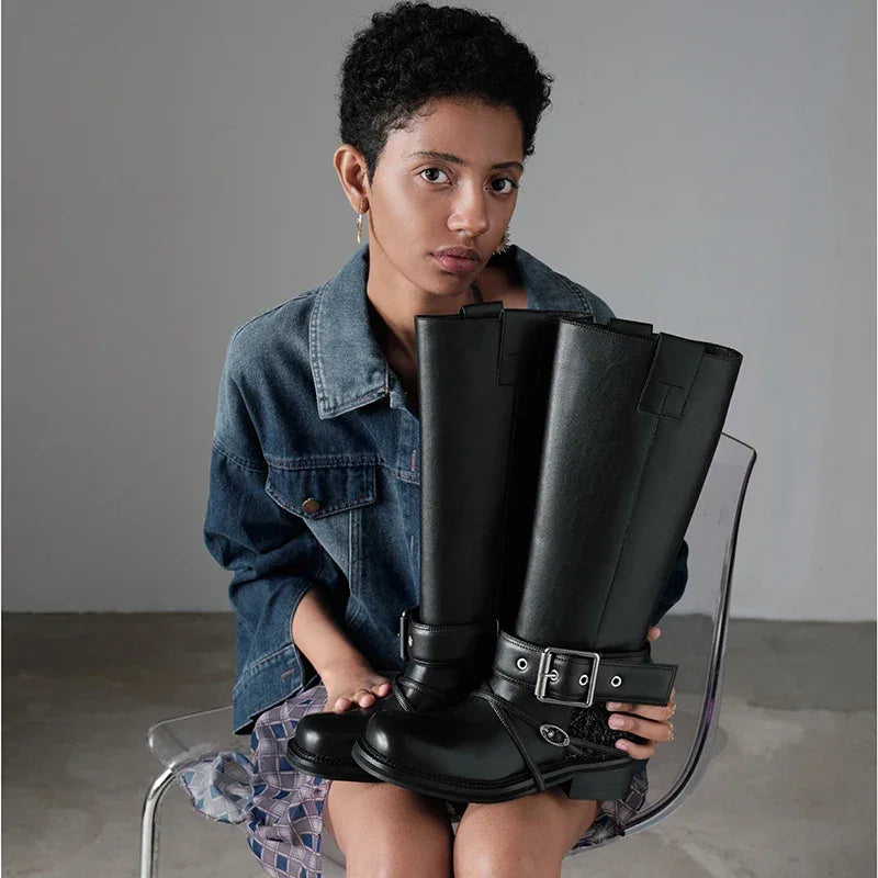 מגף עור מ-ד-ה-י-ם מספרד ללוק שתחרשי עליוי כל החורף וללוק מנצח