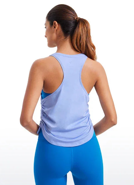 גופיית ספורט מאזנת בגימור כיווצים ללוק אופנתי להופעה נשית מדליקה