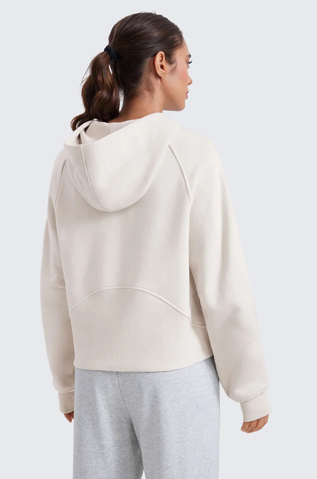 עליונית פוטר ספורטיבית בגימור ריץ רץ פרקטי להופעה אופנתית ונוכחת