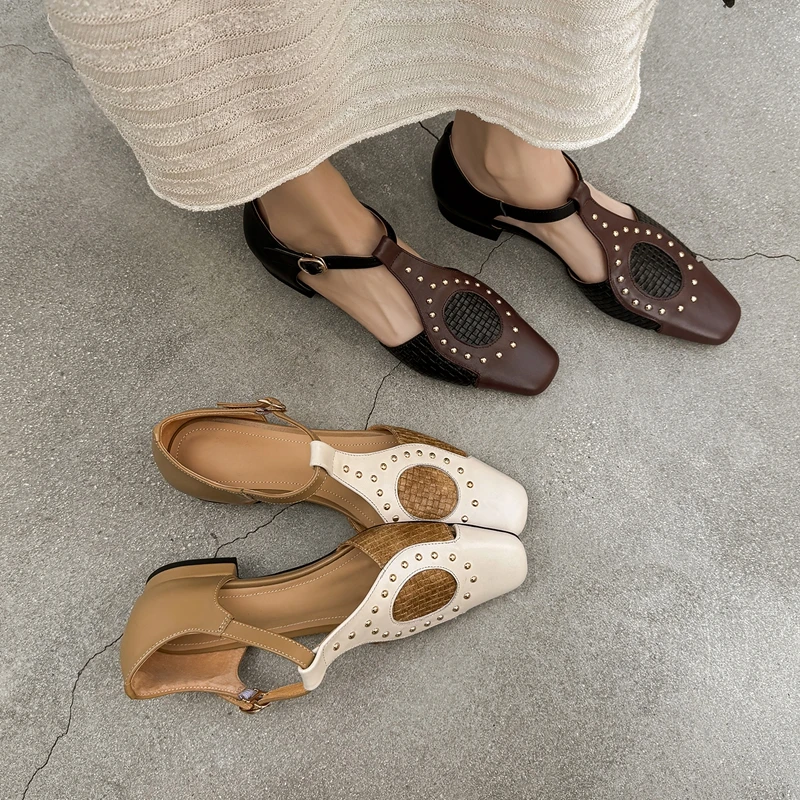 סנדל עור איטלקי בסגנון מוקסין להופעה מהפנטת במיוחד