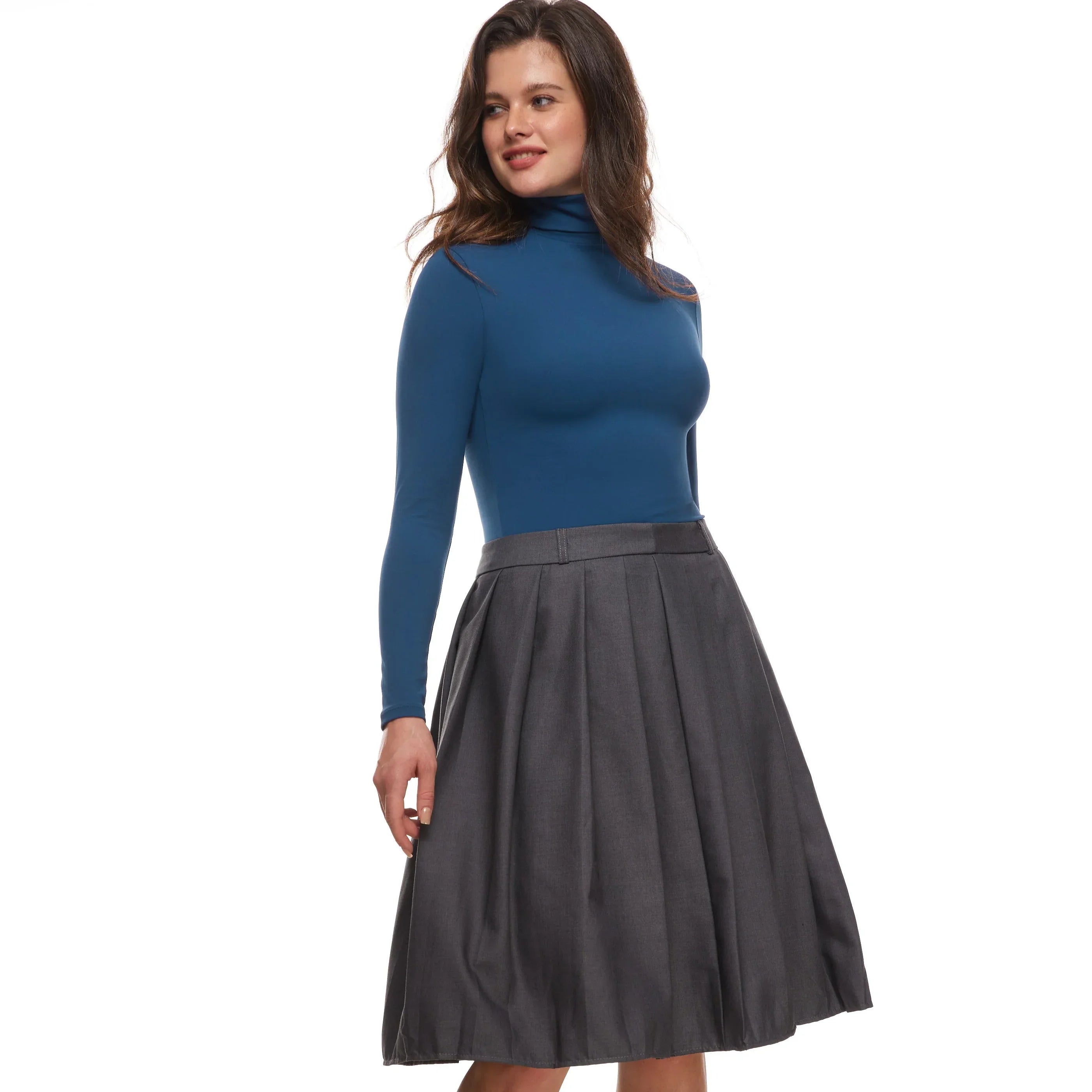 אוברול גולף מ-ה-מ-ם בגימור בד שעוטף את הגוף בצורה חתיכית ללוק נשי קלאסי