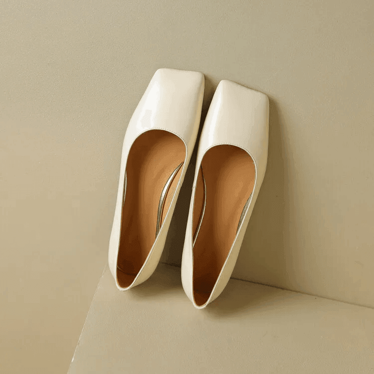 נעלי בובה מעור בגימור מרובע אופנתי להופעה עדינה ומדוייקת וללוק ממגנט שלך - לה איסלה