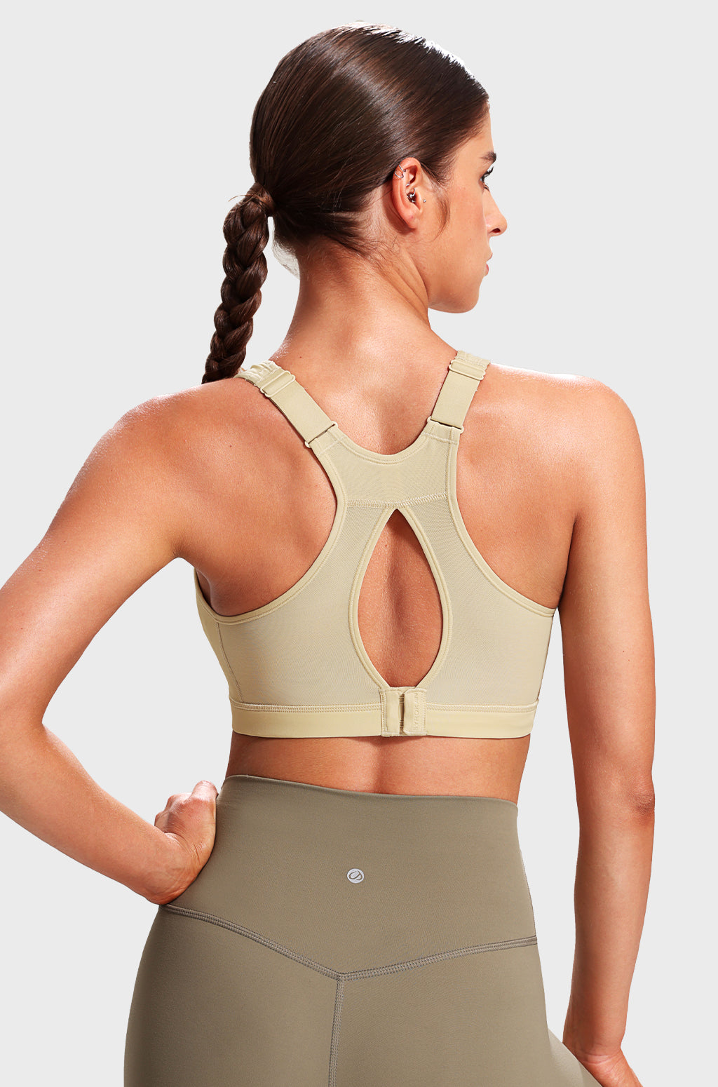 חזיית ספורט אורטופדית מבד סטרצ'י קליל ומנדף זיעה