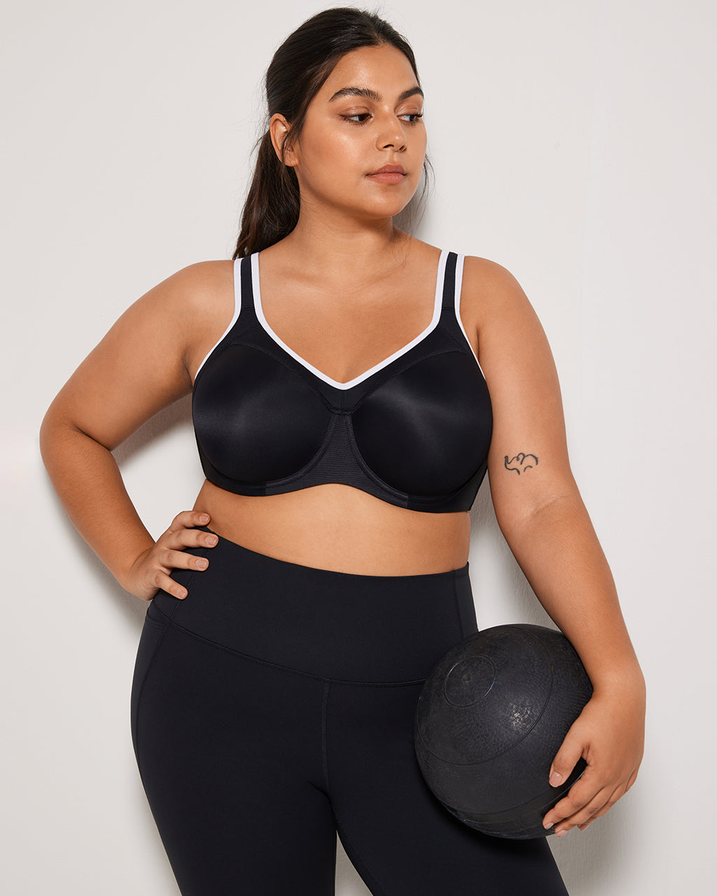 חזיית ספורט אורטופדית עם עצם בעצוב מהפכני שמרים את החזה ומגן על הגב התחתון