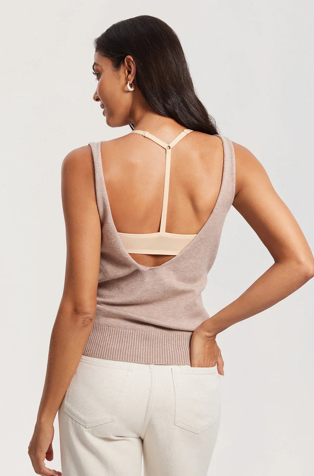 חזיית עצם בפתיחה קידמית עדינה בשילוב תחרה מהפנטת ללוק פרקטי עוצמתי