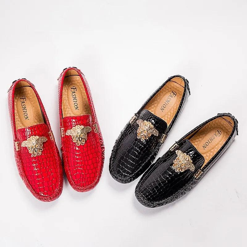 מוקסין עור מספרד בגימור זרקונים מושלם ללוק אופנתי איכותי וללוק של אישה כריזמטית