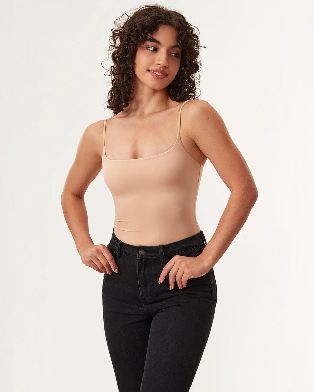 בגד גוף מחטב במגע משי ללוק חלק ומחמיא