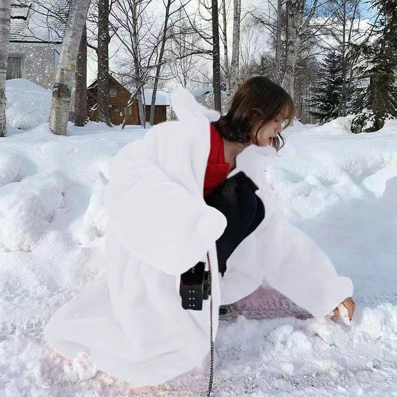 מעיל פרווה בגיזרת מקסי רחבה למזג אויר סוער וקריר ולהופעה נשית דומיננטית - לה איסלה: אופנה וחזיות פרימיום