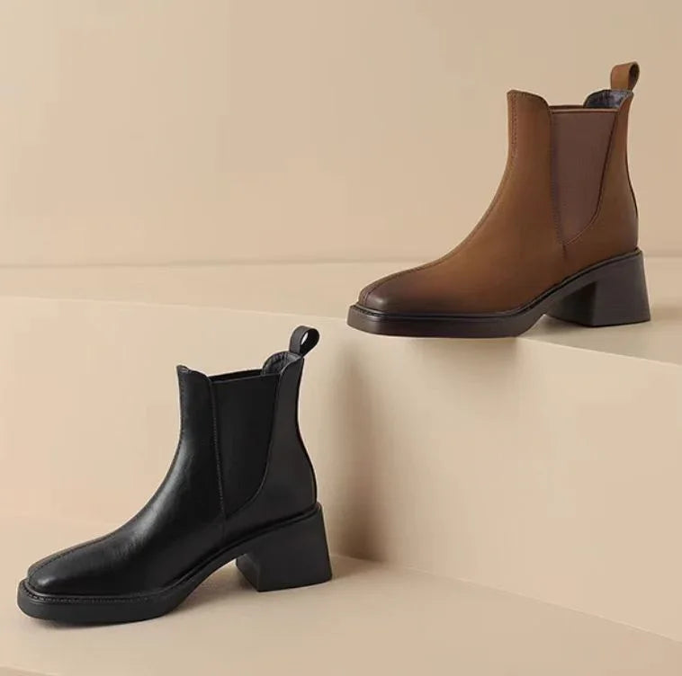 מגפון זמש איכותי בגימור נשי מ-ש-ג-ע להופעה מרשימה ממילאנו לאישה עוצמתית במיוחד