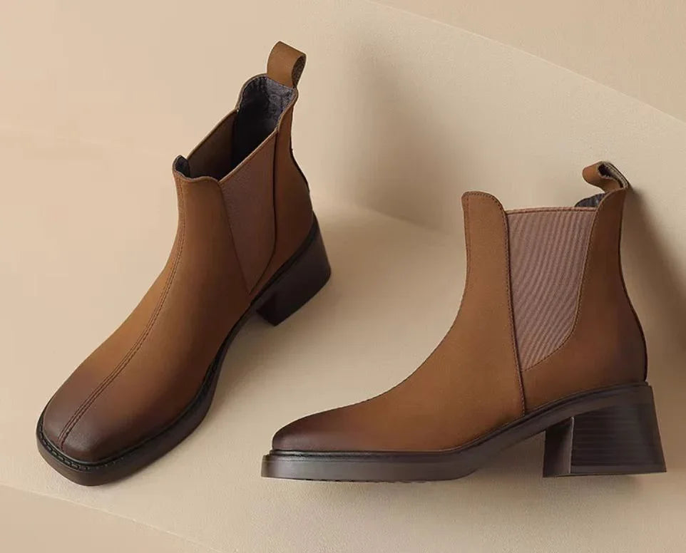 מגפון זמש איכותי בגימור נשי מ-ש-ג-ע להופעה מרשימה ממילאנו לאישה עוצמתית במיוחד