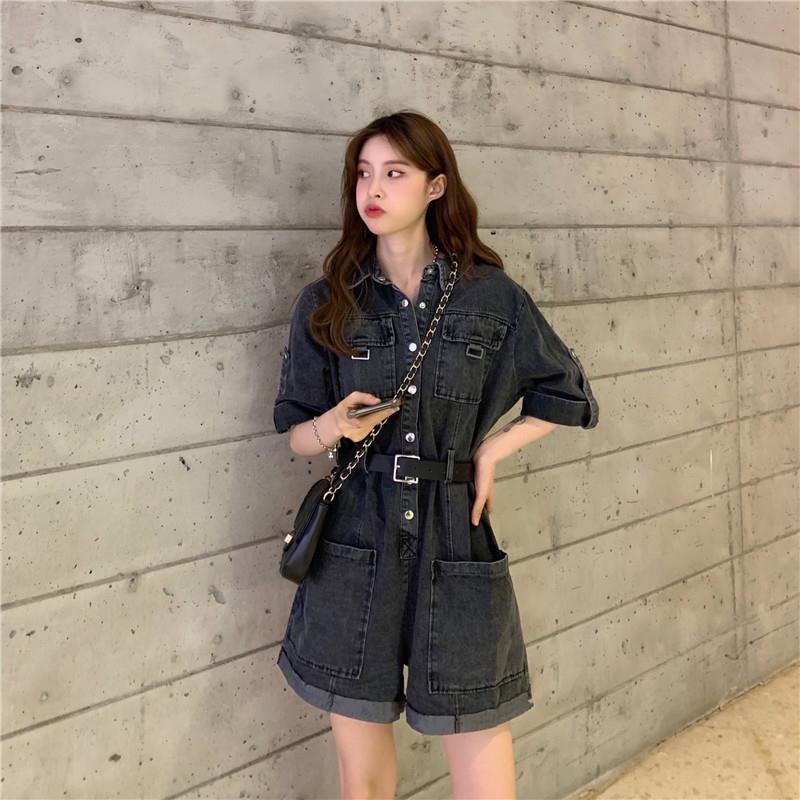 אוברול ג'ינס של מעצב בגיזרה רחבה וקלילה להופעה שיחמיאו לך עליה הכי הרבה