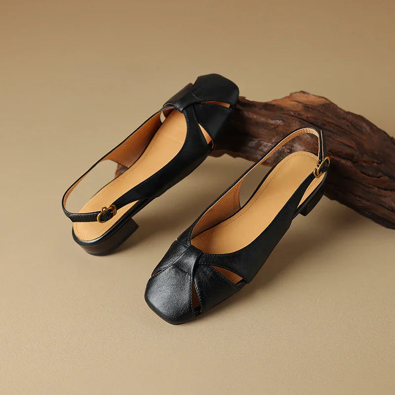 סנדלי נשים בסיגנון אותנטי עתיק ללוק של אישה פיכחת ולהופעה שלא מתפשרת