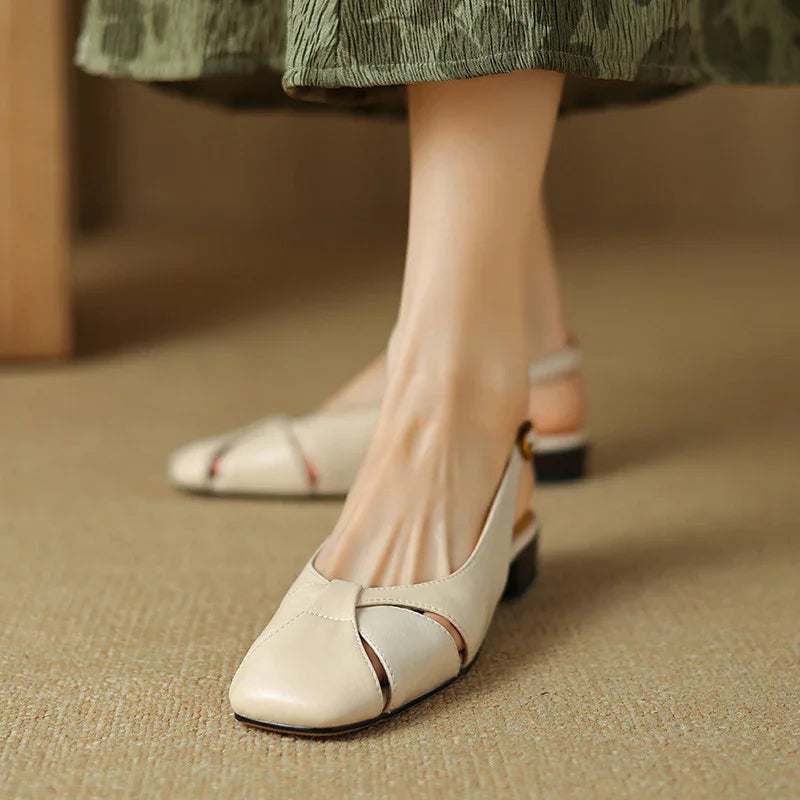 סנדלי נשים בסיגנון אותנטי עתיק ללוק של אישה פיכחת ולהופעה שלא מתפשרת