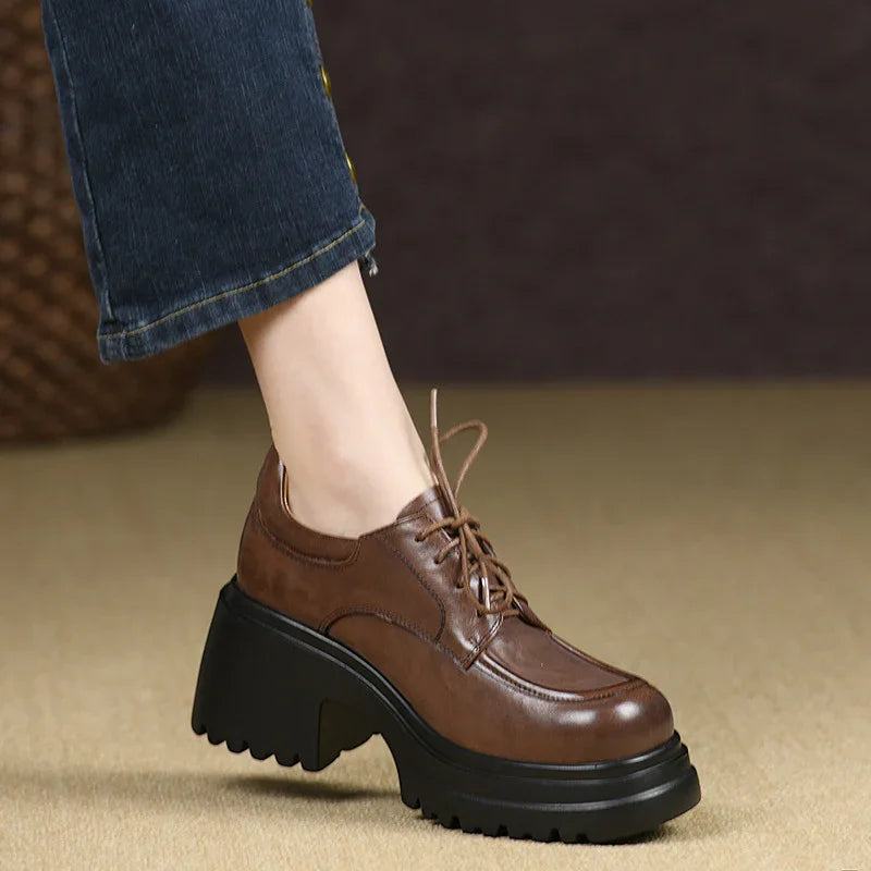 נעלי עור לנשים עם עקב בלוק – עיצוב אלגנטי ונוחות מקסימלית