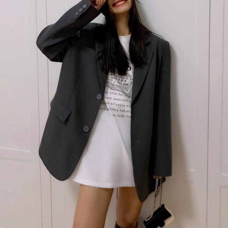 ג'קט בלייזר מושלם בגיזרת בוייפרנד מרשימה להופעה נשית אלגנטית ומתוחכמת - לה איסלה