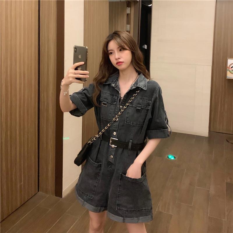 אוברול ג'ינס של מעצב בגיזרה רחבה וקלילה להופעה שיחמיאו לך עליה הכי הרבה