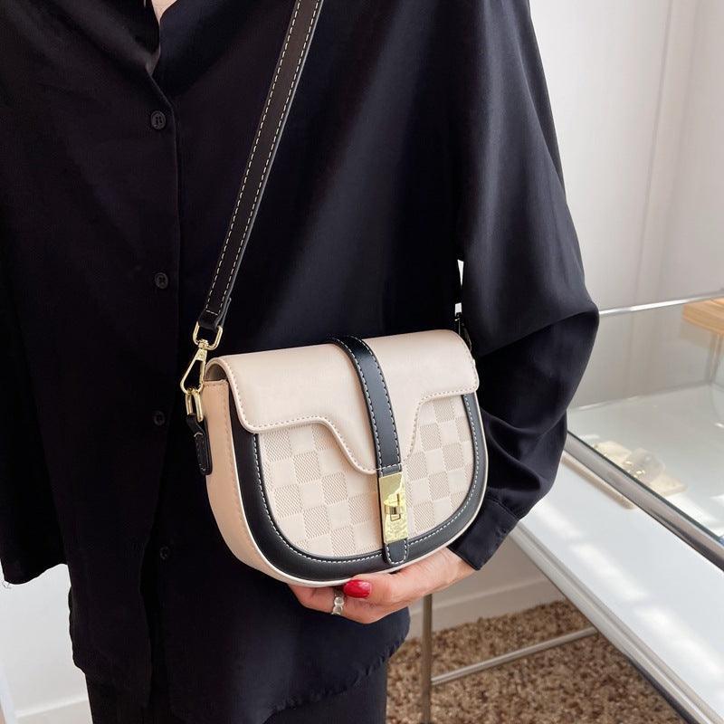 תיק ערב איטלקי בגימור רקמה מיוחדת של פעם להופעה נשית עדינה