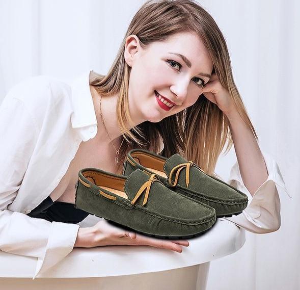 מוקסין זמש מאיטליה בגימור טרנדי של פרזים מזהב להופעה אלגנטית יוקרתית חזקה