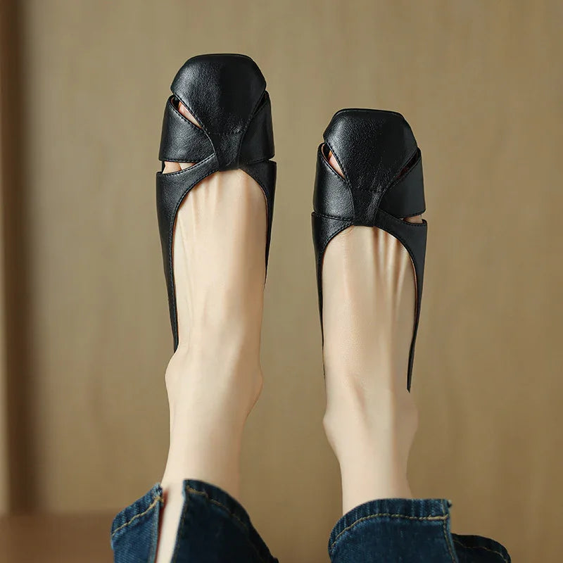 סנדלי נשים בסיגנון אותנטי עתיק ללוק של אישה פיכחת ולהופעה שלא מתפשרת