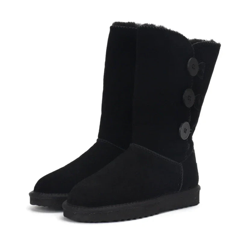 מגפוני פרווה ארוכות בסגנון 'האג' להופעה אופנתית ומחממת וללוק שתרצי לחרוש עליו