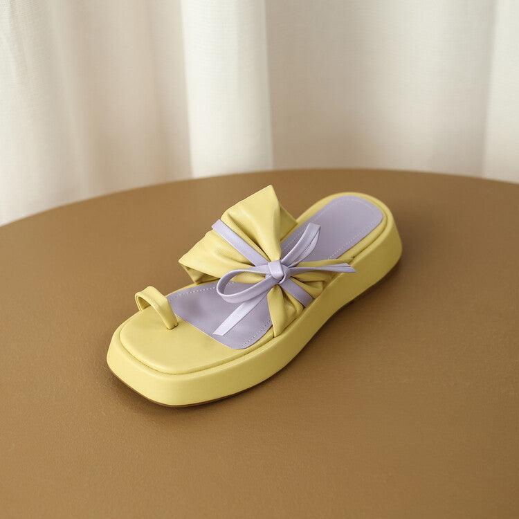 סנדל עור קייצי וקליל בגימור פפיון משגע להופעה נשית שמחה ואוהדת - לה איסלה: אופנה וחזיות פרימיום