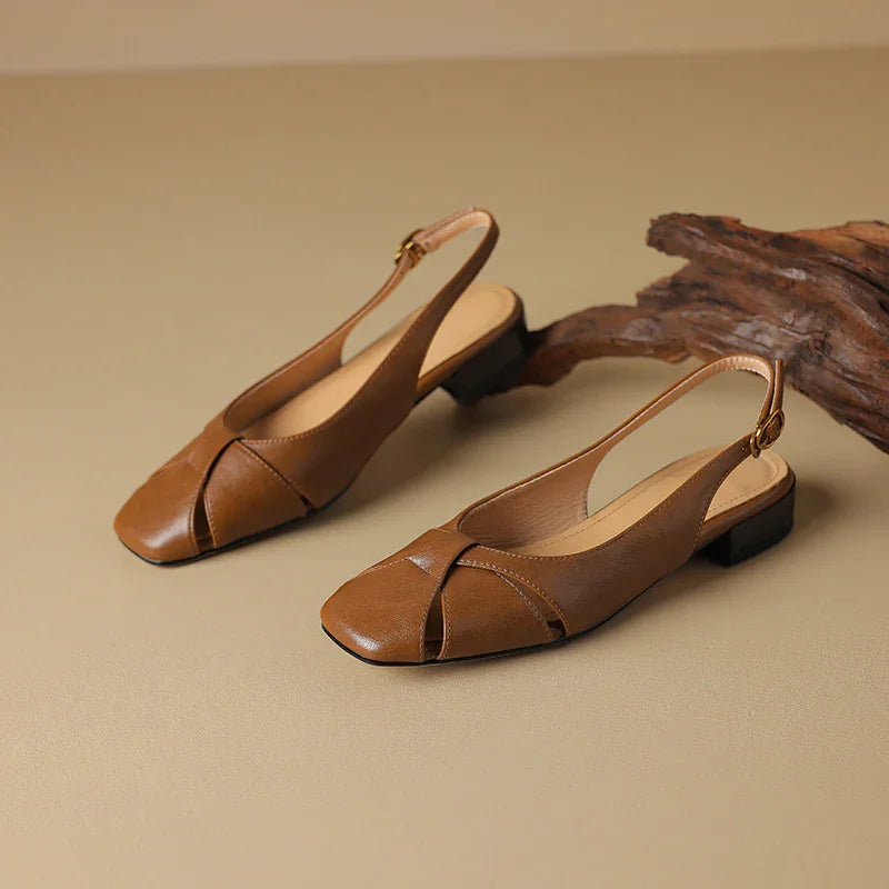 סנדלי נשים בסיגנון אותנטי עתיק ללוק של אישה פיכחת ולהופעה שלא מתפשרת