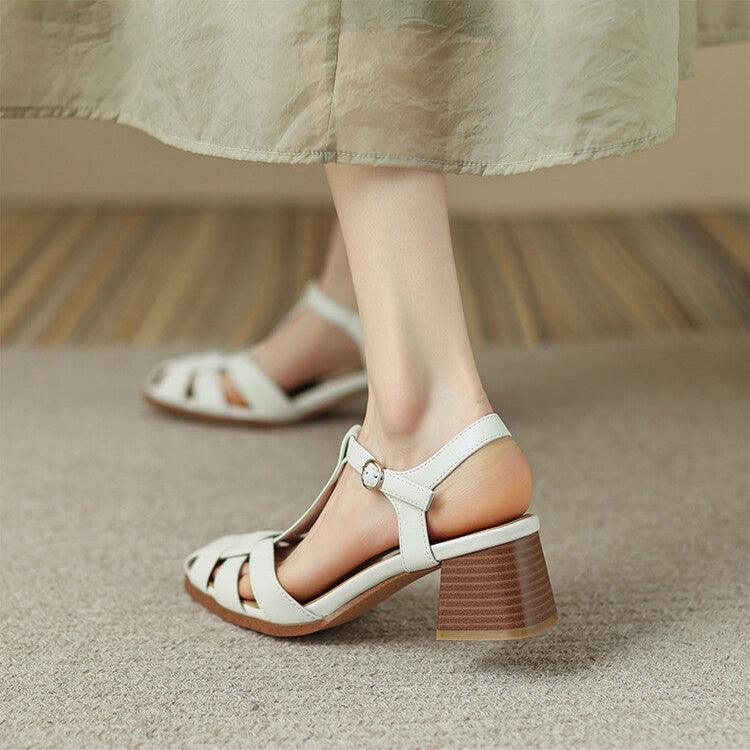 סנדל עור מספרד בגימור עגול של רצועות מרשימות להופעה נשית טרנדית