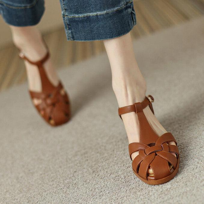 סנדל עור מספרד בגימור עגול של רצועות מרשימות להופעה נשית טרנדית