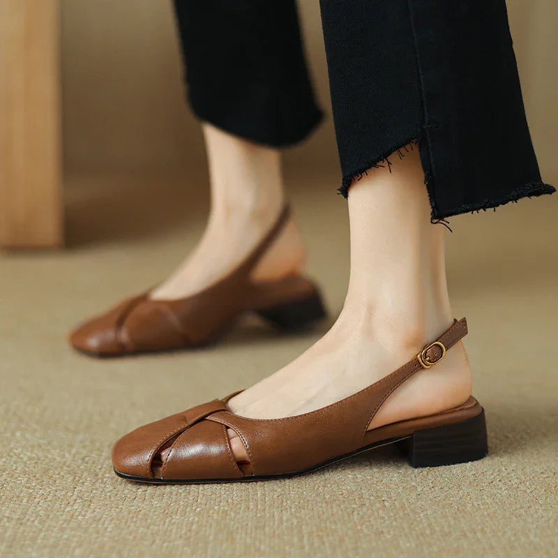 סנדלי נשים בסיגנון אותנטי עתיק ללוק של אישה פיכחת ולהופעה שלא מתפשרת