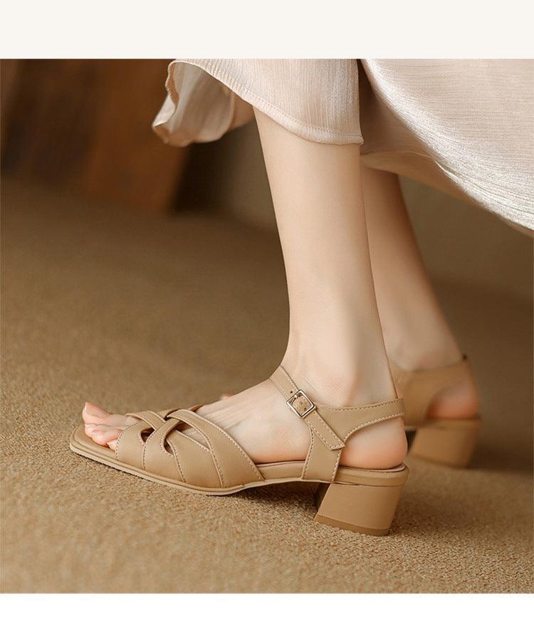 סנדל נשי ומדוייק עם אבזם עדין ללוק נשי יפיפה ולהופעה שמתאימה להכל - לה איסלה: אופנה וחזיות פרימיום