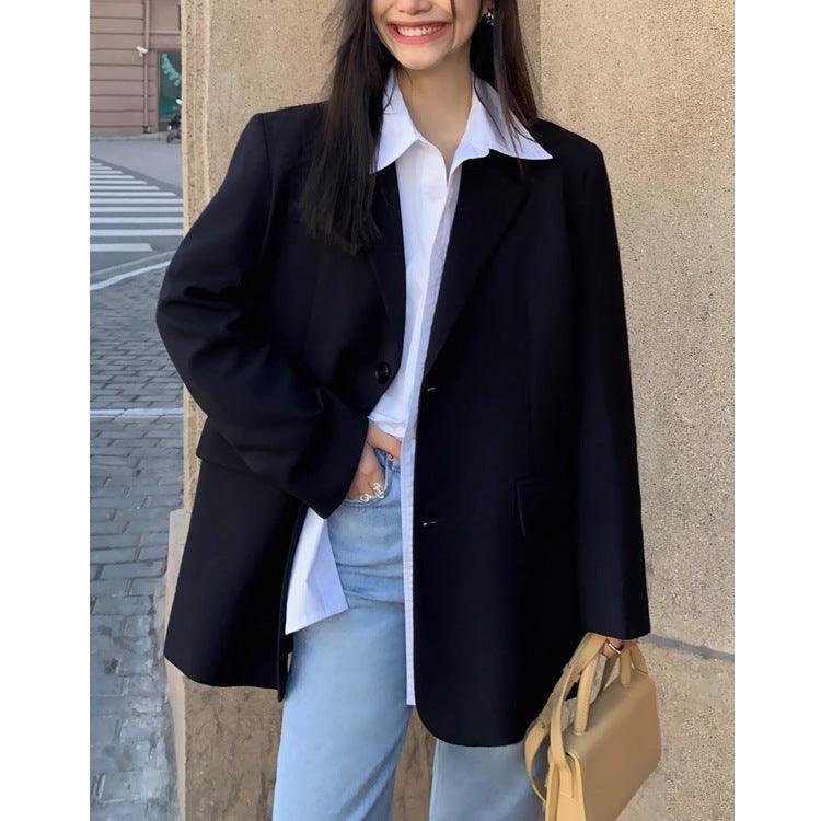 ג'קט בלייזר מושלם בגיזרת בוייפרנד מרשימה להופעה נשית אלגנטית ומתוחכמת - לה איסלה