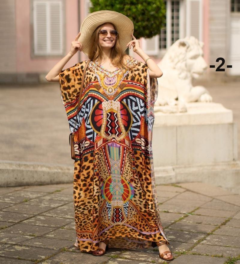 שמלת אוברסייז רחבה ונשפכת ללוק של חוף קייצי ושמח