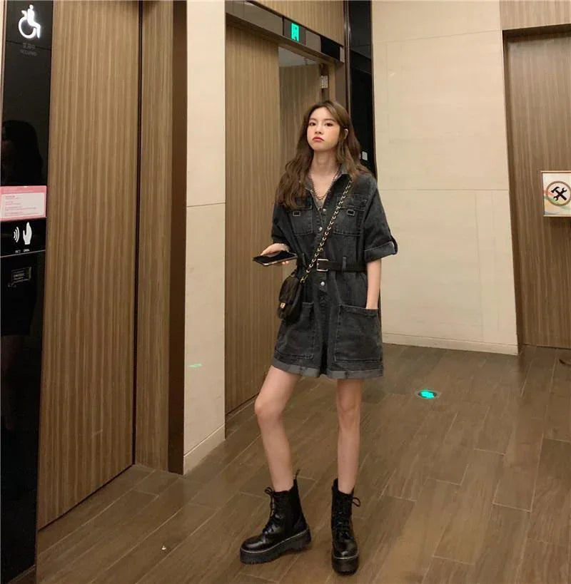 אוברול ג'ינס של מעצב בגיזרה רחבה וקלילה להופעה שיחמיאו לך עליה הכי הרבה